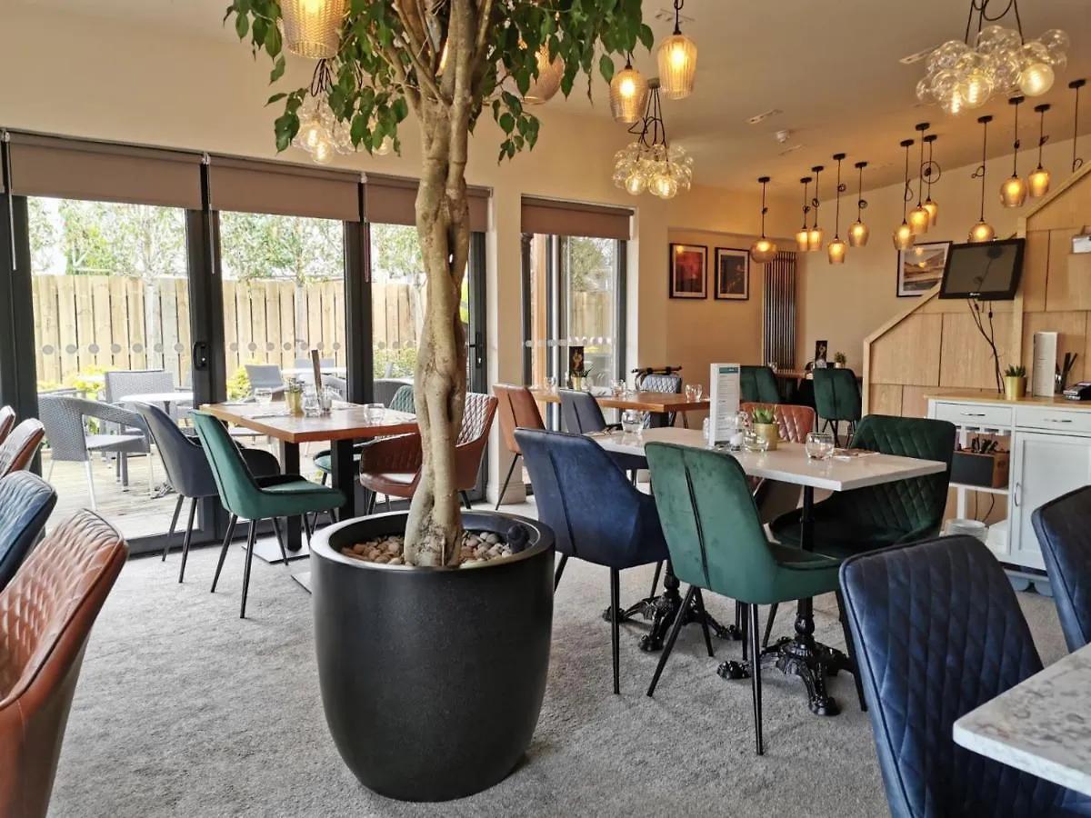 The Balerno Inn Edinburg 0*,